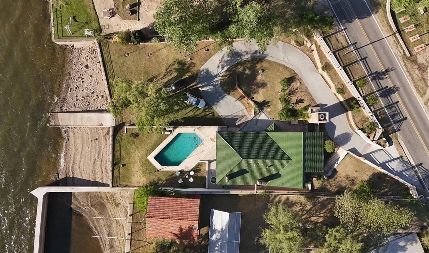 CASA FRENTE AL LAGO - COSTA AZUL