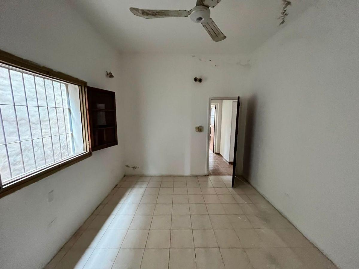 Foto de REMAX VENDE CASA 2 DORM EN BARRIO LAS FLORES, imagen 3