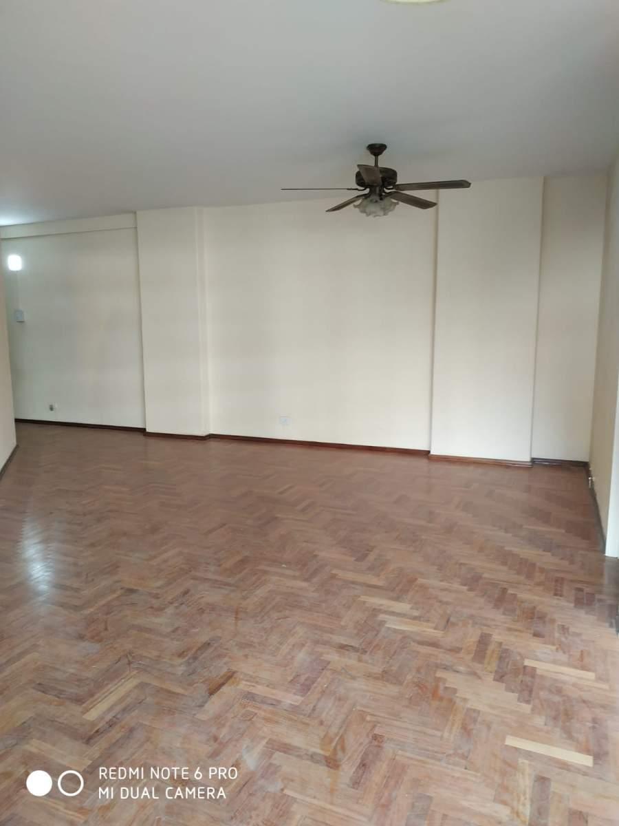 Departamento de Categoria en Av Hipolito Irigoyen con Vista a Plaza España 2