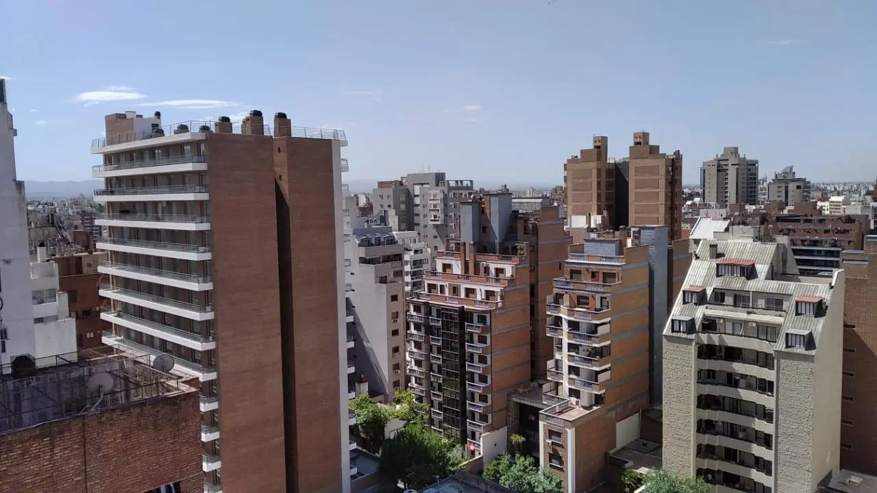 NUEVA CBA. EXCELENTE UBICACION, BALCON, AMPLIO Y LUMINOSO 4