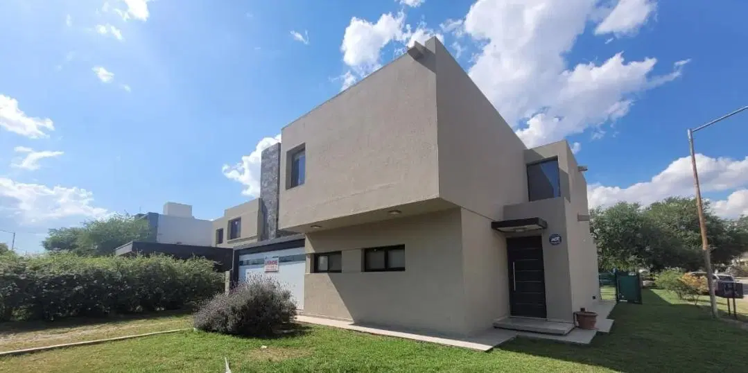 Villa Catalina, RUTA E53, Casa Apta Crédito 3 Dorm Pileta Quincho Cochera Doble 1