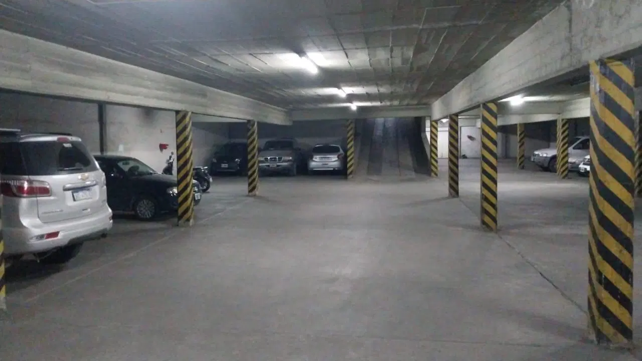NUEVA CBA. cochera subsuelo, porton automatico 3