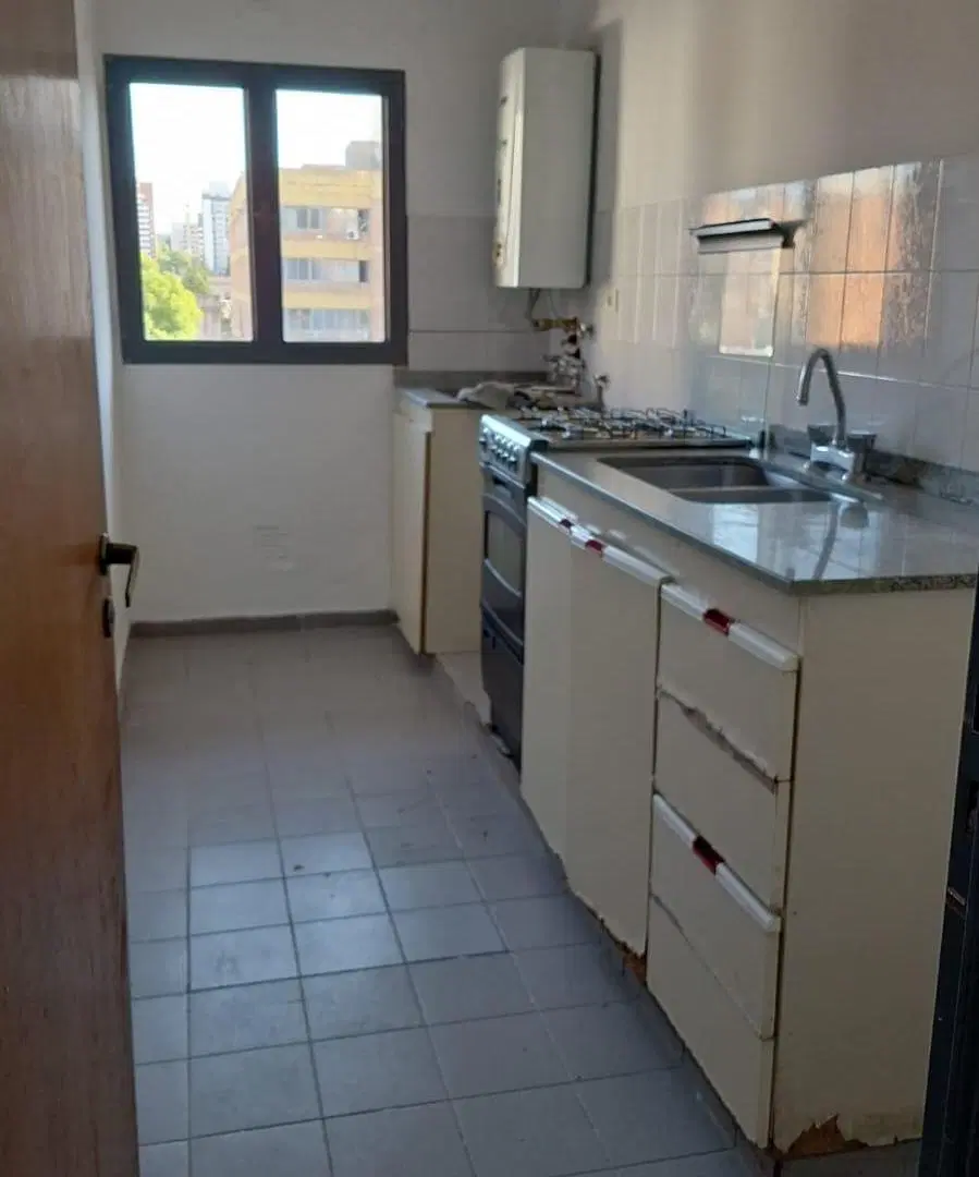 CENTRO, gran ubicacion, 2dor, balcon 3