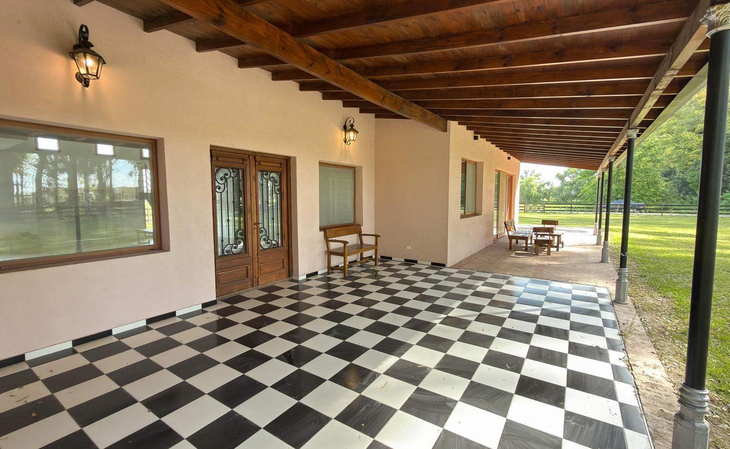Casa en venta en Carlos Keen, Chacras de San Andres