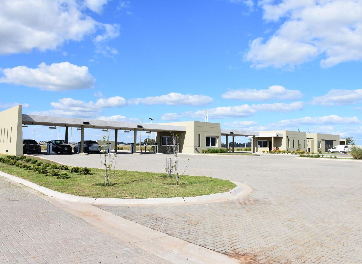 LOTE/ TERRENO DE LAGUNA E1 SANTA CLARA AL SUR