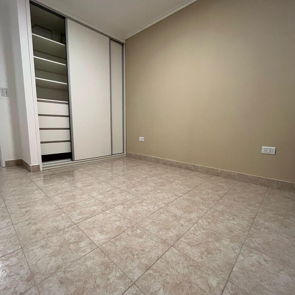 Departamento 1 Dormitorio Reciclado a Nuevo con Cochera y Terraza 3