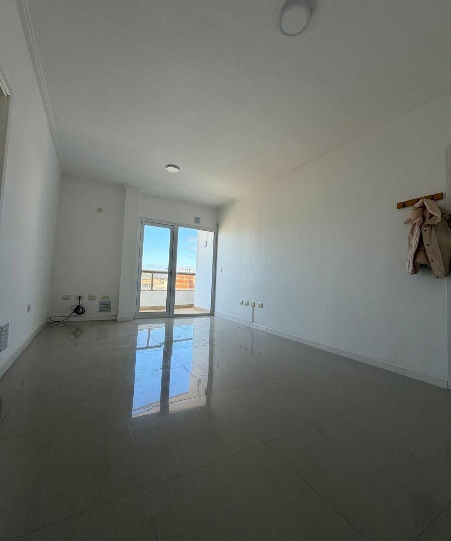 Foto de DEPTO DE 1 DORMITORIO EN ALQUILER-CENTRO-COCHERA, imagen 2