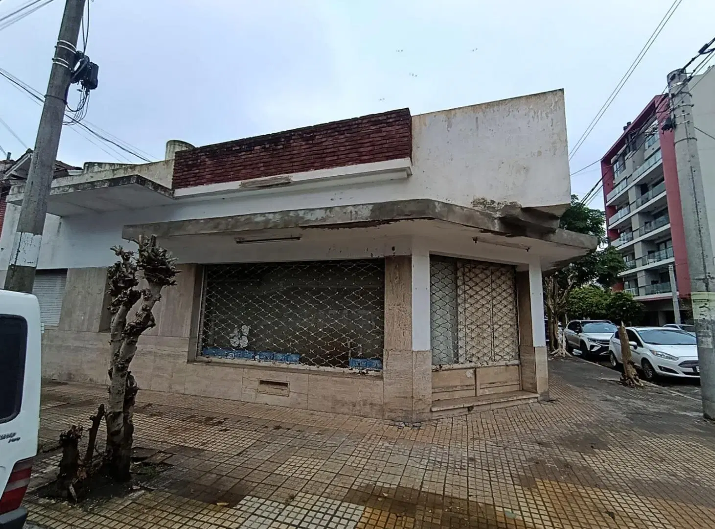 OPORTUNIDAD DE INVERSION/ DESARROLLO EN EXELENTE ZONA! TUCUMAN Y CASTELLI 4