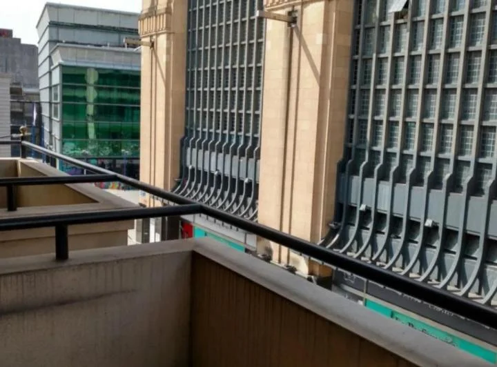 Se Alquila Exelente Depto Al Frente Con Balcón 1