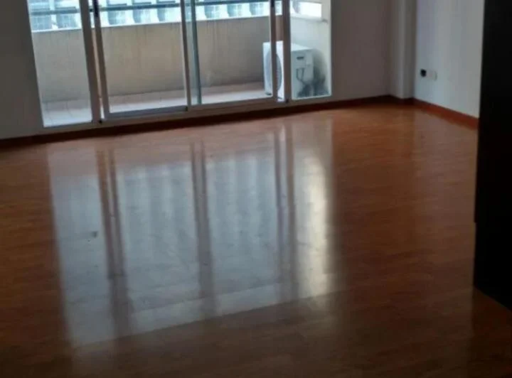 Se Alquila Exelente Depto Al Frente Con Balcón 2
