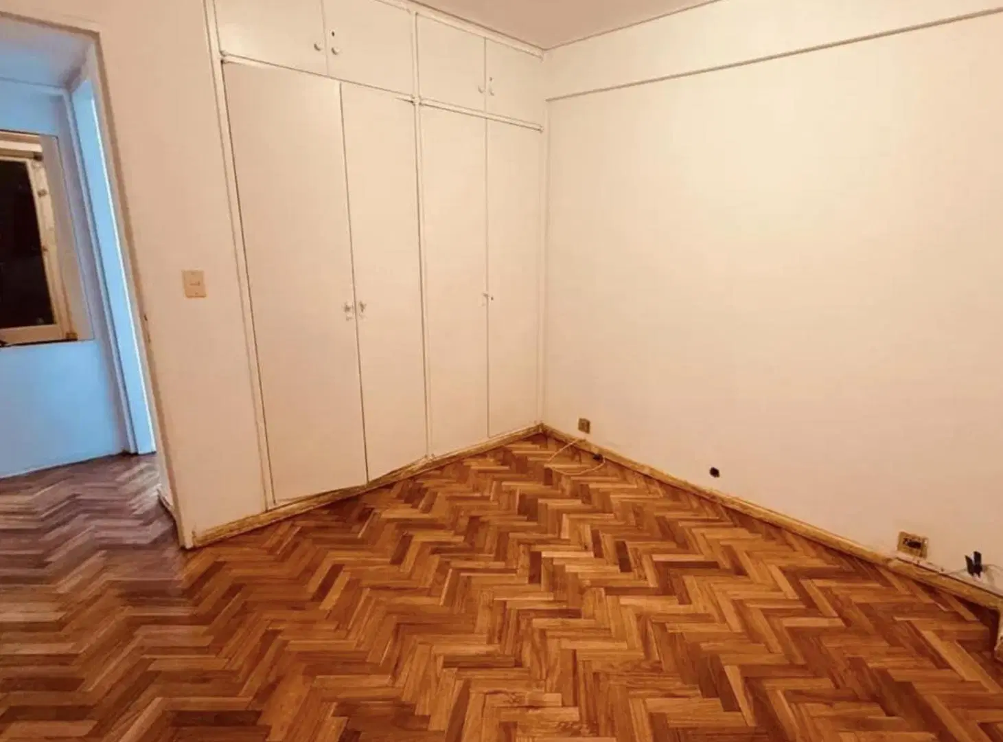 Alquiler departamento 3 ambientes mas dependencia, amplia unidad con cochera 4