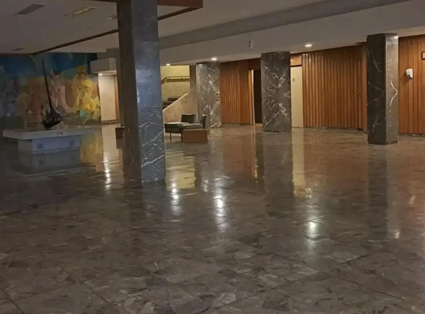 Alquiler departamento 3 ambientes mas dependencia, amplia unidad con cochera 2