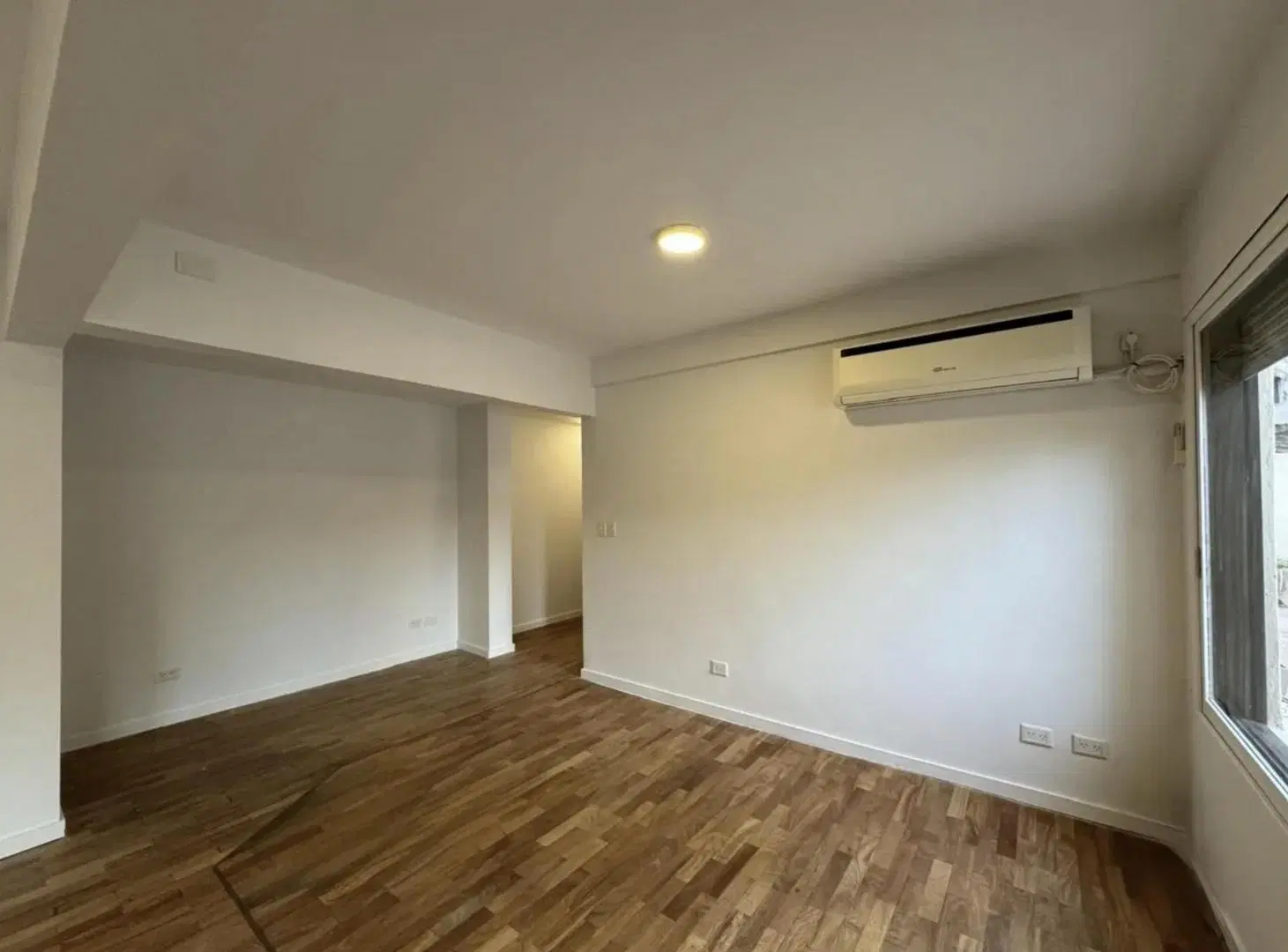 Alquiler SUPER DEPARTAMENTO con gran terraza// Muy luminso, quincho con parrilla 4