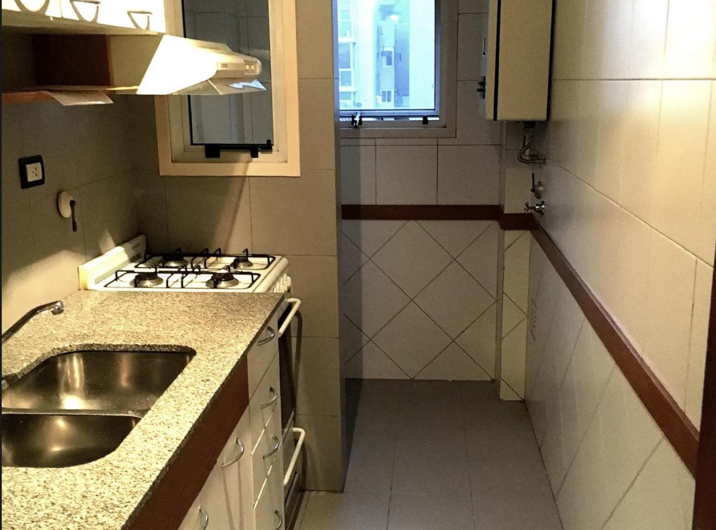 Foto de Alquiler departamento dos ambientes con cochera// Super luminoso! Las, imagen 4