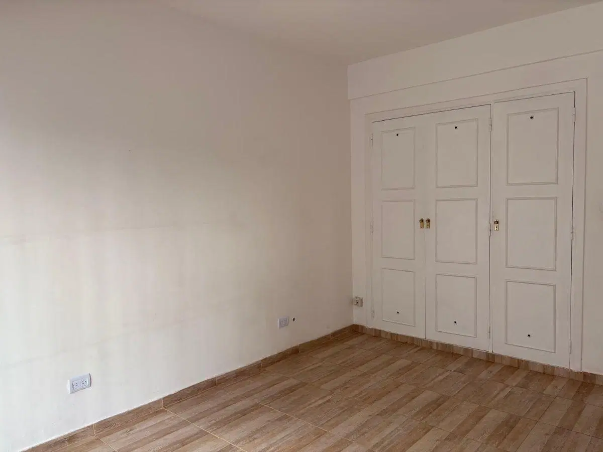 Excelente semipiso 6 ambientes en Recoleta 2