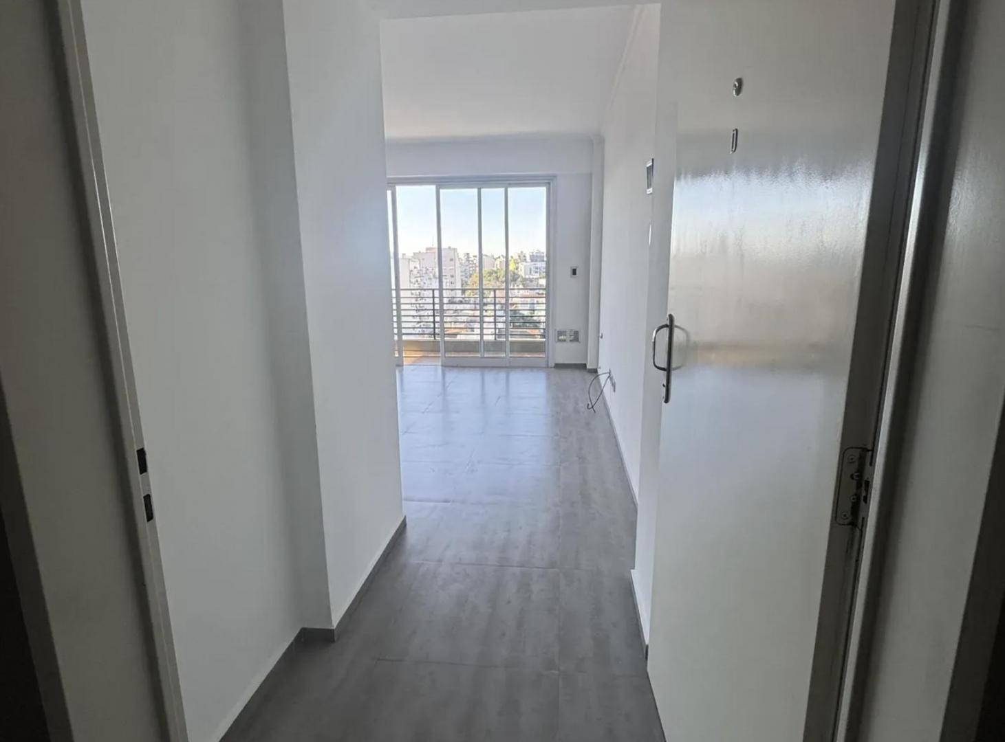 Foto de Alquiler departamento dos ambientes con cochera// Muy Luminoso, imagen 3