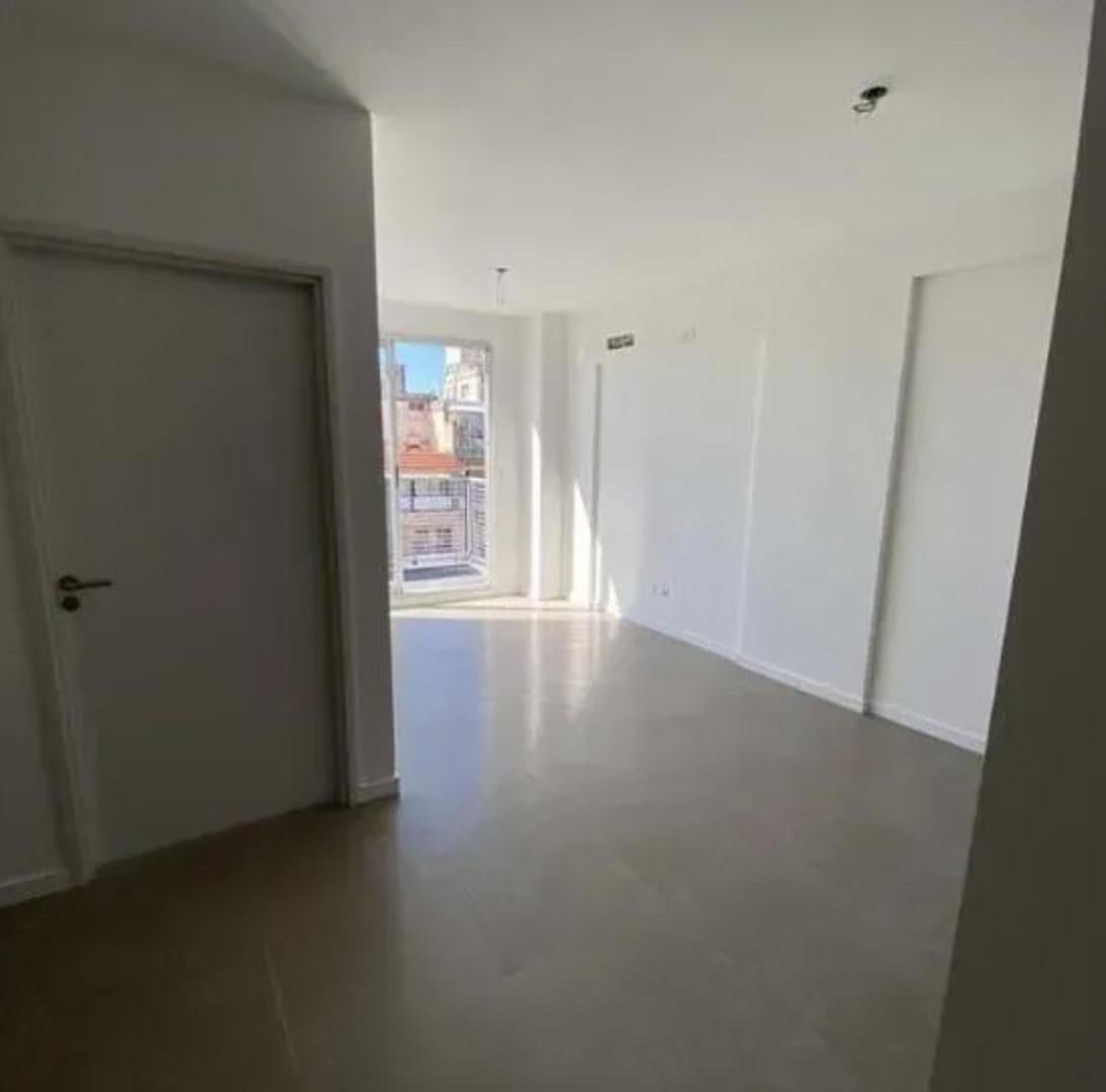 Foto de Alquiler departamento dos ambientes // Villa del parque // Super, imagen 2