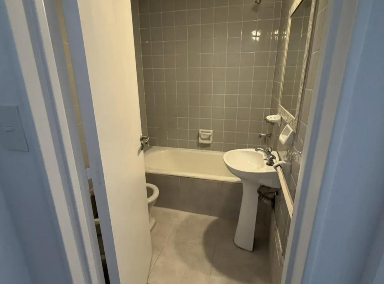 Foto de Alquiler departamento dos ambientes barrio de Recoleta, imagen 3