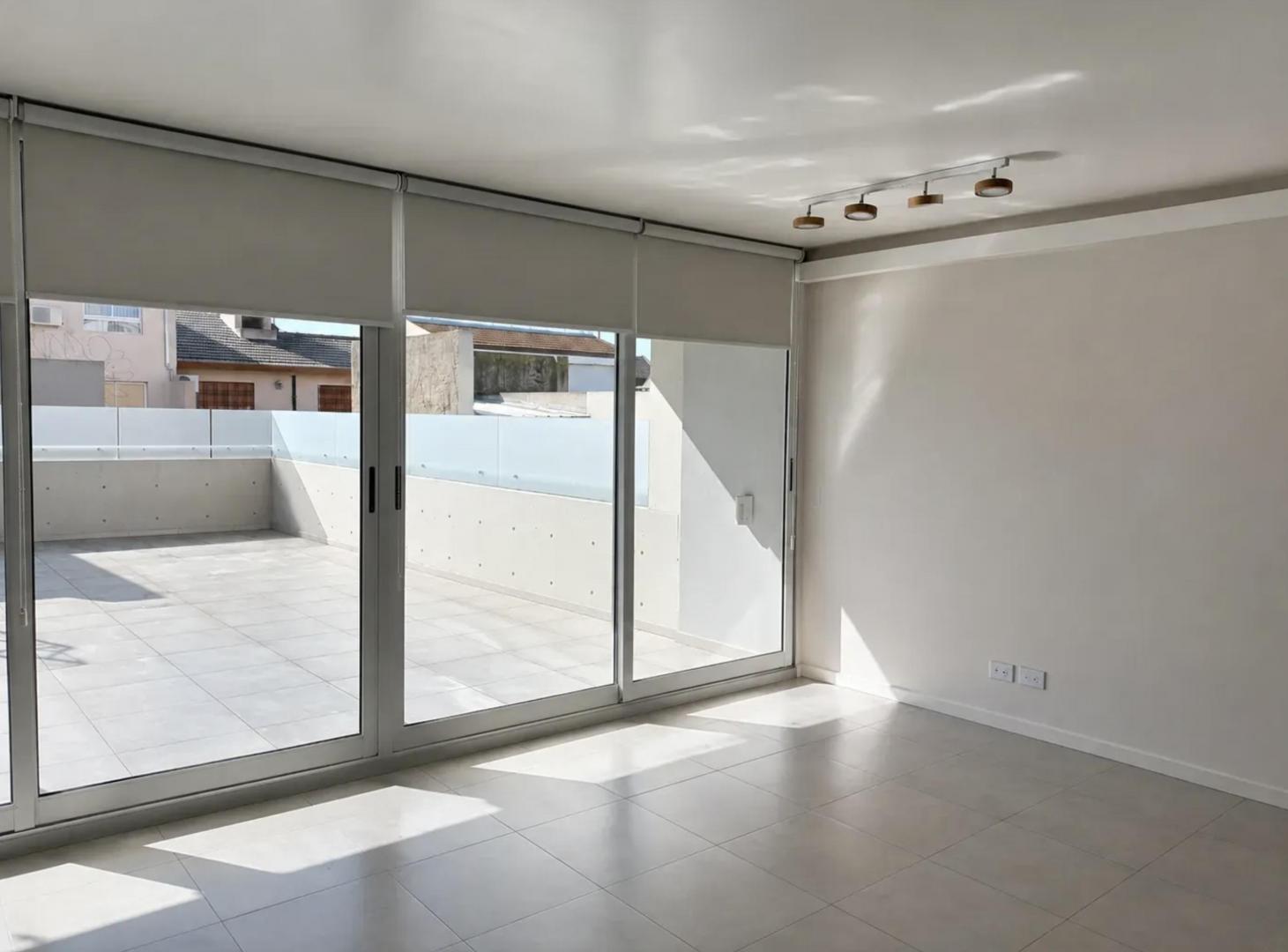 Foto de Alquiler Semi-Piso con Cochera // Patio y Cochera, imagen 5