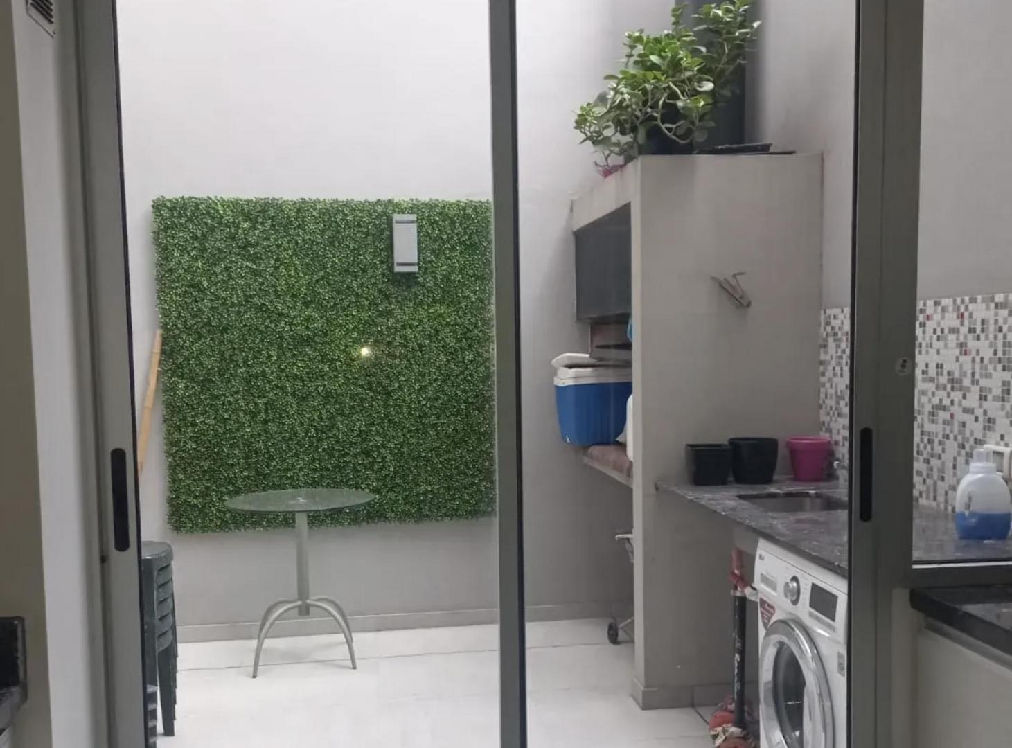 Foto de Alquiler Semi-Piso con Cochera // Patio y Cochera, imagen 3