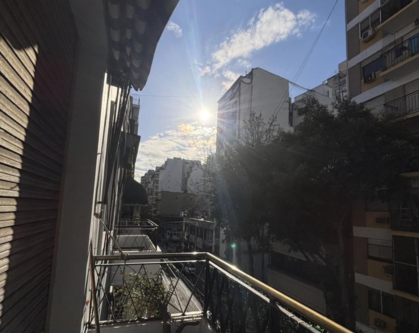 Foto de Venta departamento 3 ambientes// Zona Balvanera// Muy luminoso, imagen 3