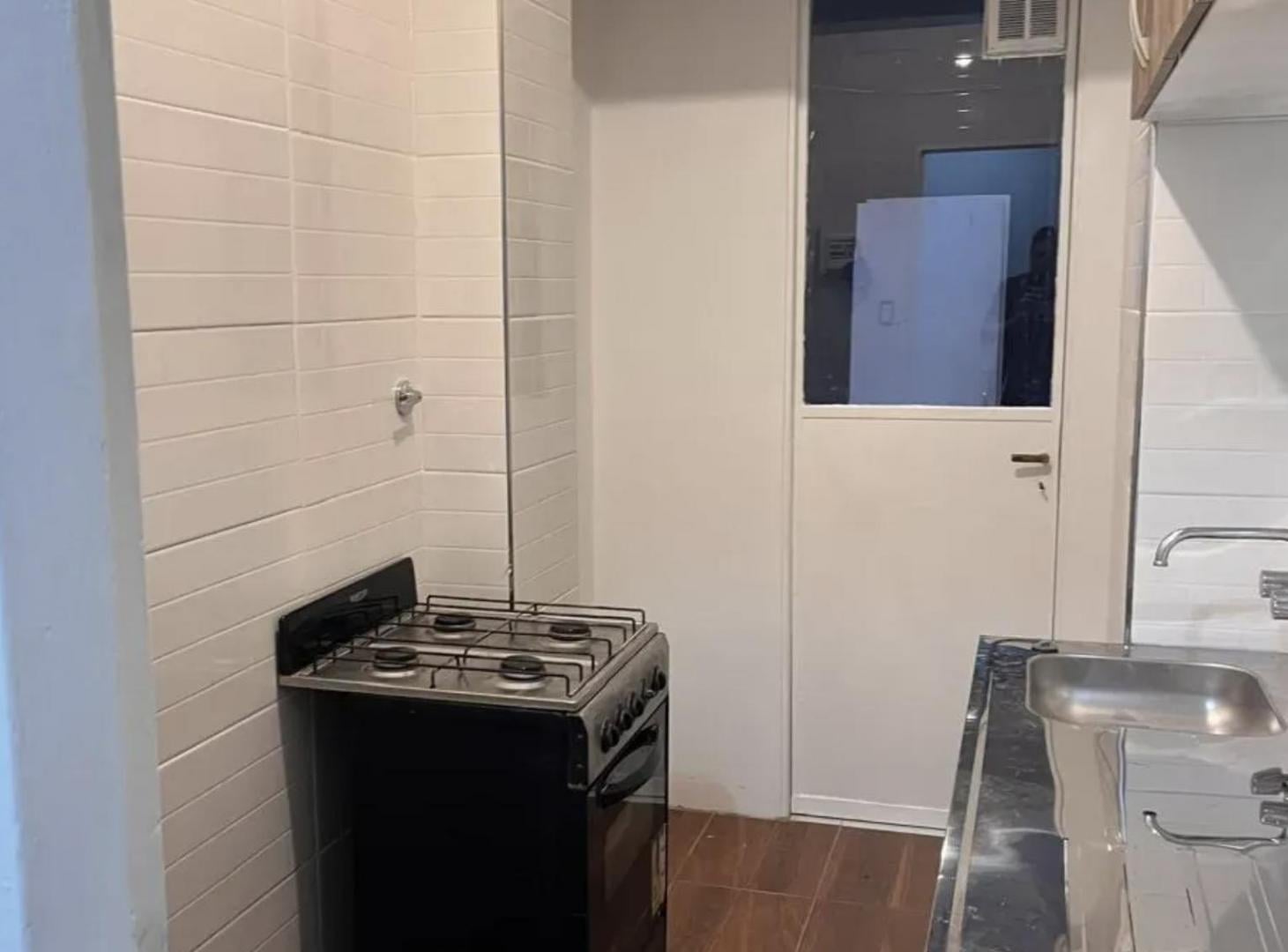 Foto de Alquiler departamento dos ambientes// Con Patio, imagen 2