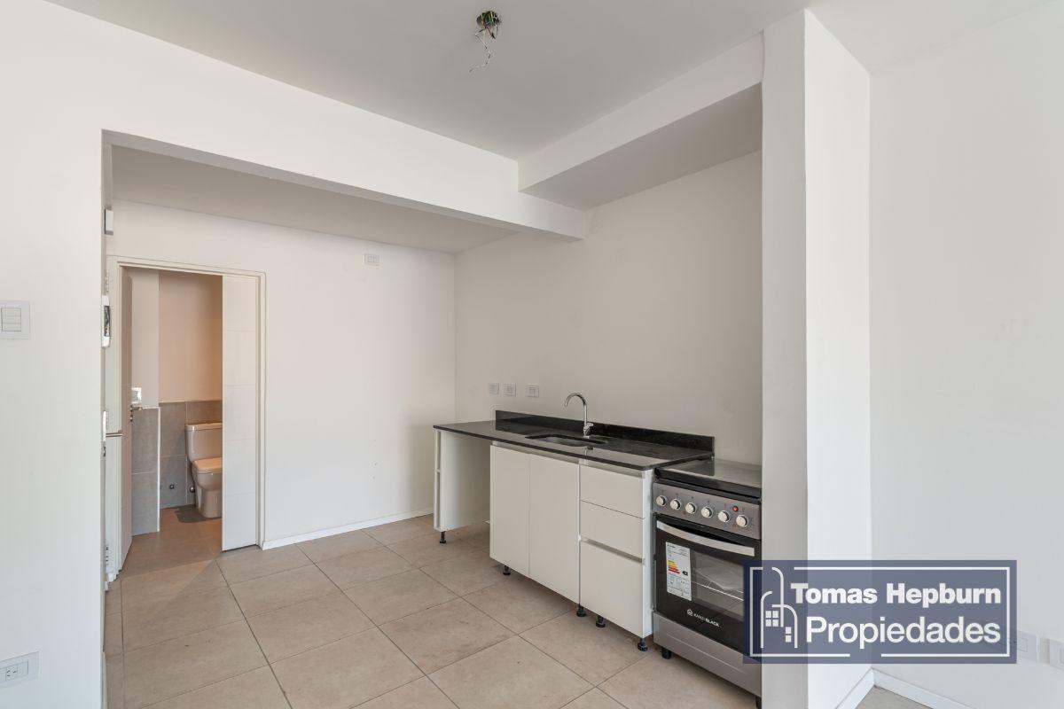 Venta monoambiente en Floresta con balcón y apto profesional
