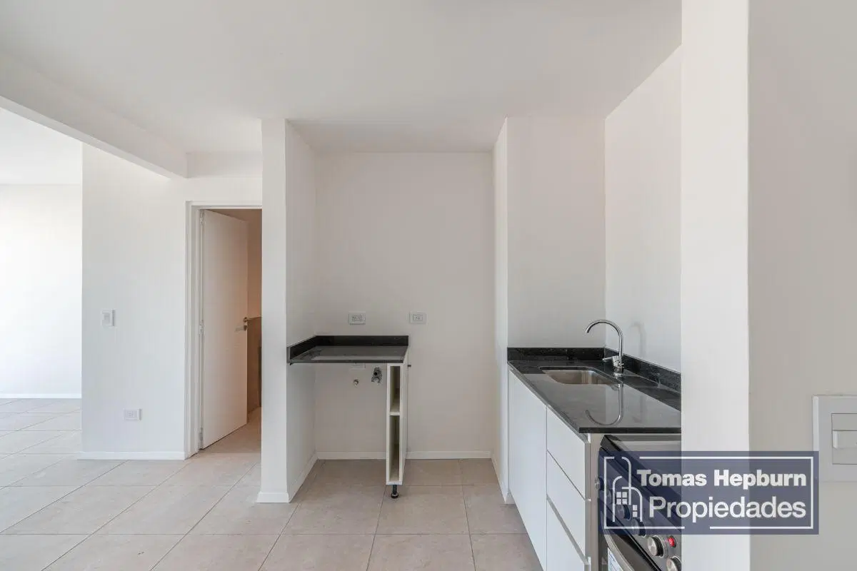 Venta monoambiente divisible en Floresta con balcón y apto profesional 2