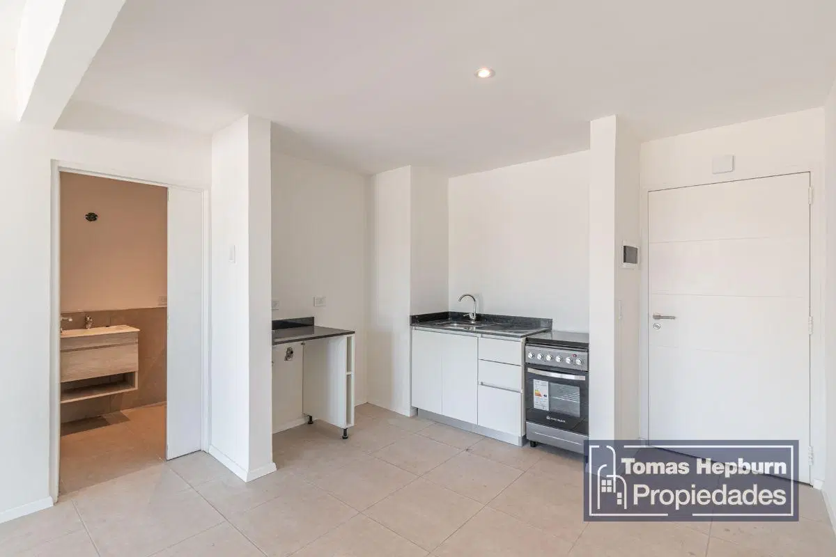 Venta monoambiente divisible en Floresta con balcón y apto profesional 5