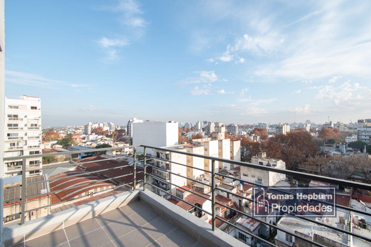Venta monoambiente en Floresta con balcón terraza y apto profesional a estrenar