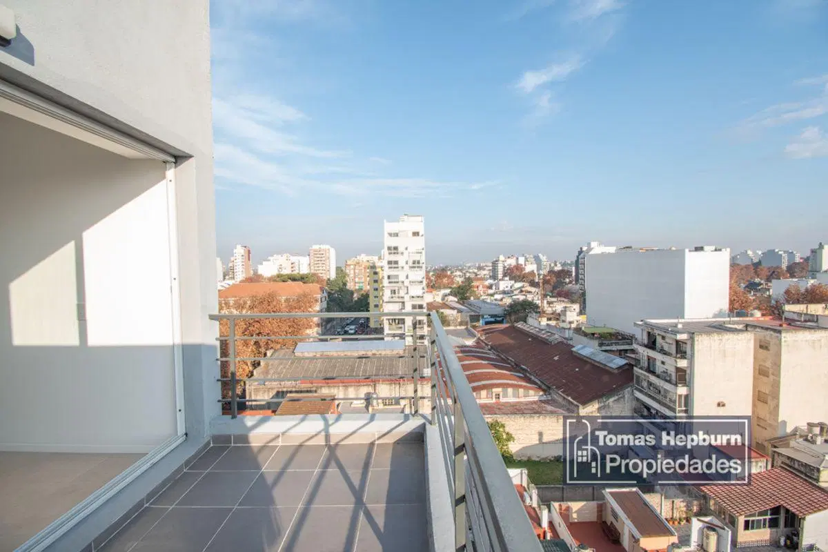 Venta monoambiente en Floresta con balcón terraza y apto profesional a estrenar 2