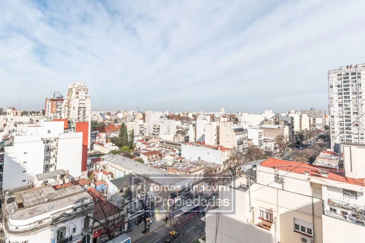 Alquiler monoambiente en Villa Luro con balcón en piso alto y apto profesional 8