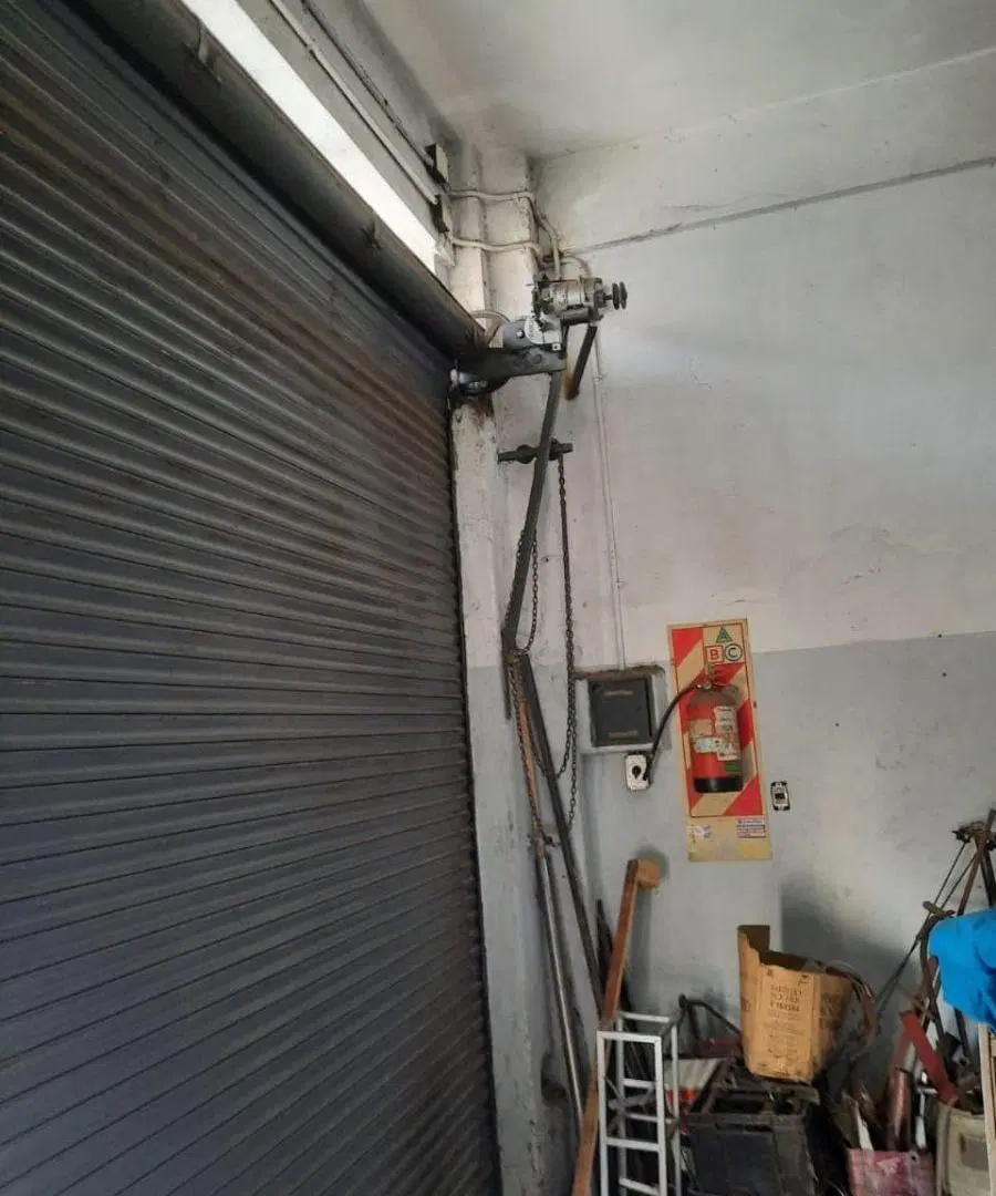 Alquiler Local/Depósito en Mataderos con persiana eléctrica sin expensas 8