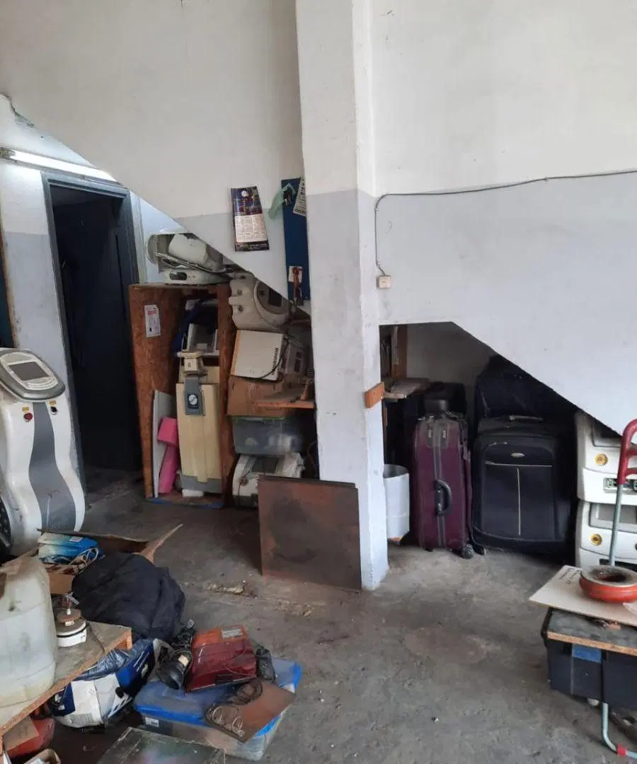 Alquiler Local/Depósito en Mataderos con persiana eléctrica sin expensas 3