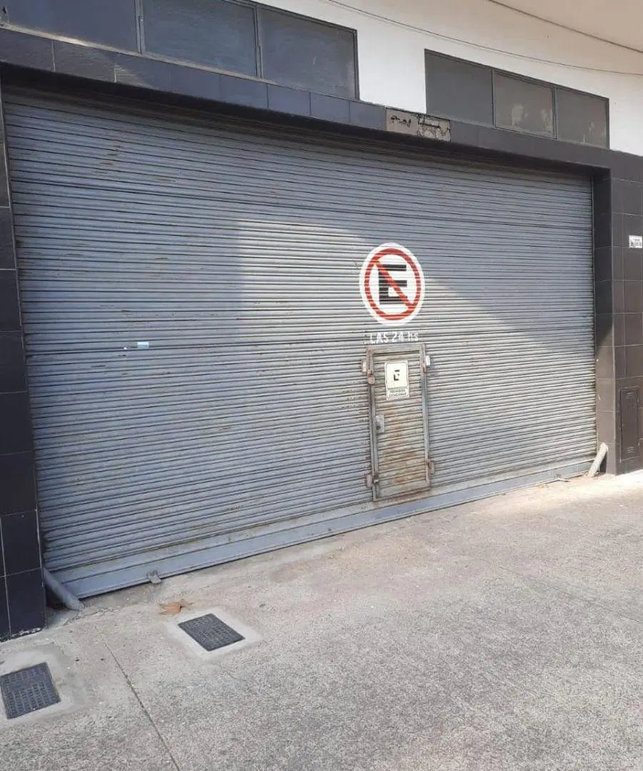 Alquiler Local/Depósito en Mataderos con persiana eléctrica sin expensas 5