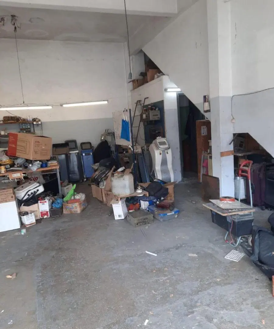 Alquiler Local/Depósito en Mataderos con persiana eléctrica sin expensas 2