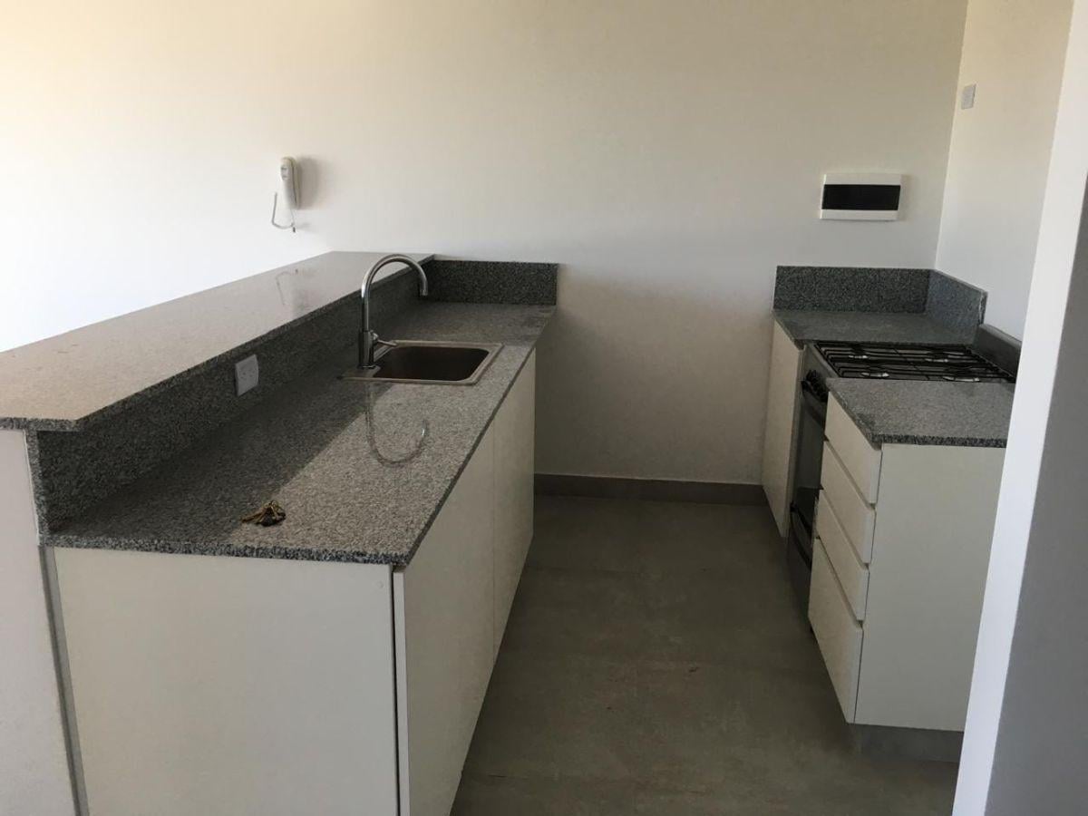 Foto de Venta departamento 2 ambientes en Lagoon Pilar con balcón y cochera - Con inquilino, imagen 3