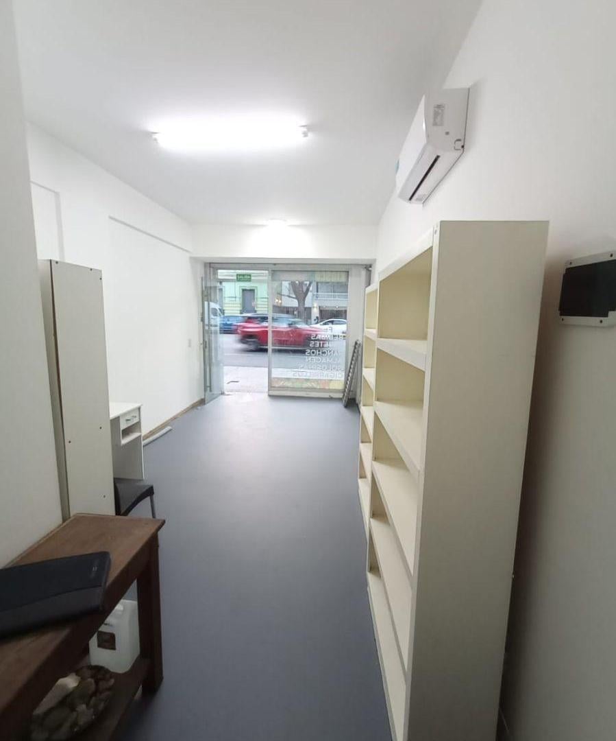Foto de Alquiler Local Comercial en Villa Ortúzar con vidriera a la calle y, imagen 1