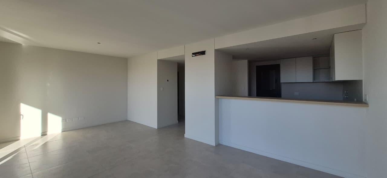 Foto de VENTA departamento 2 dormitorios + cochera, imagen 2