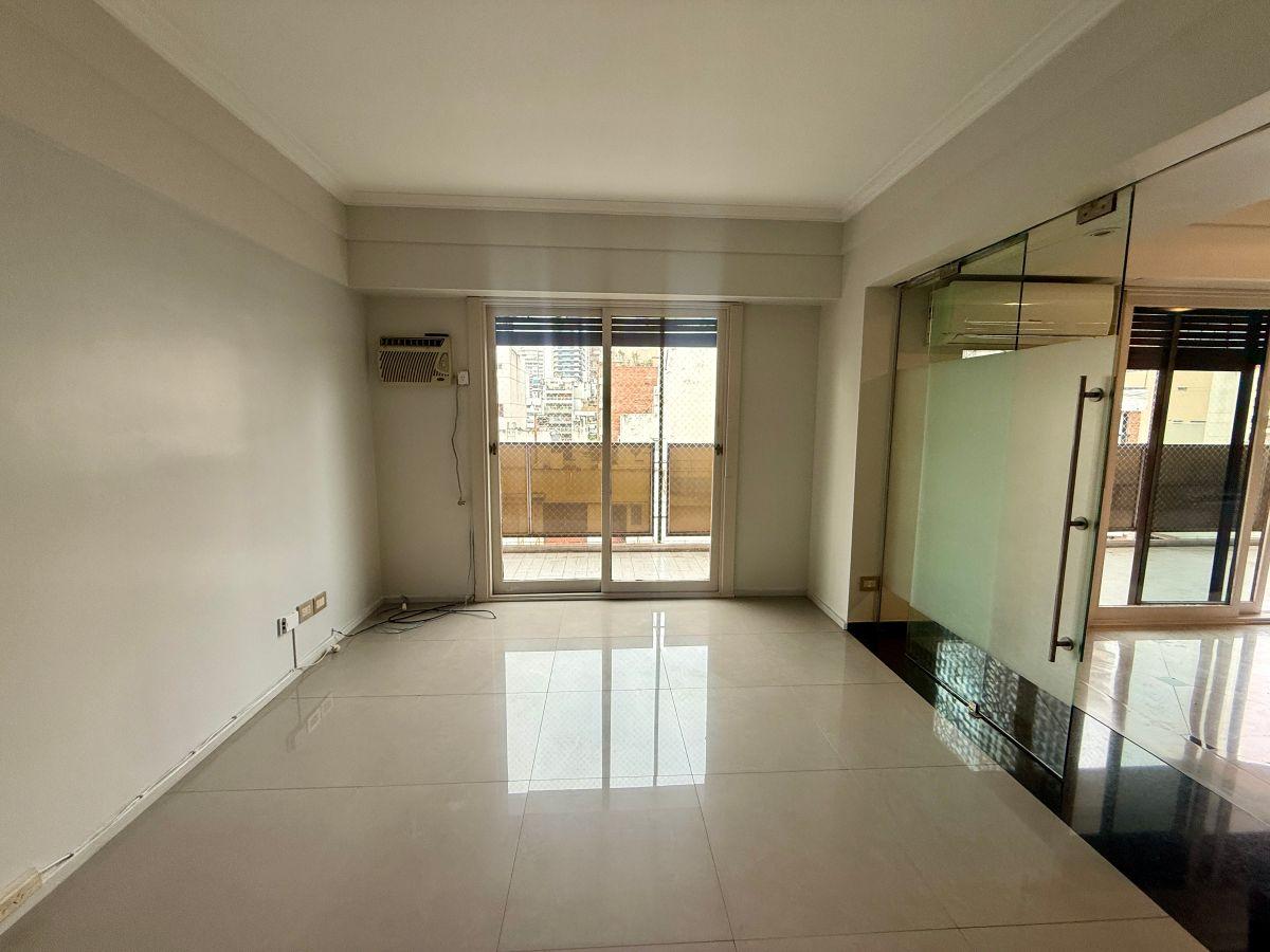 Foto de Amplio piso de 4 ambientes || 3 dormitorios | Escritorio | Dependencia, imagen 4