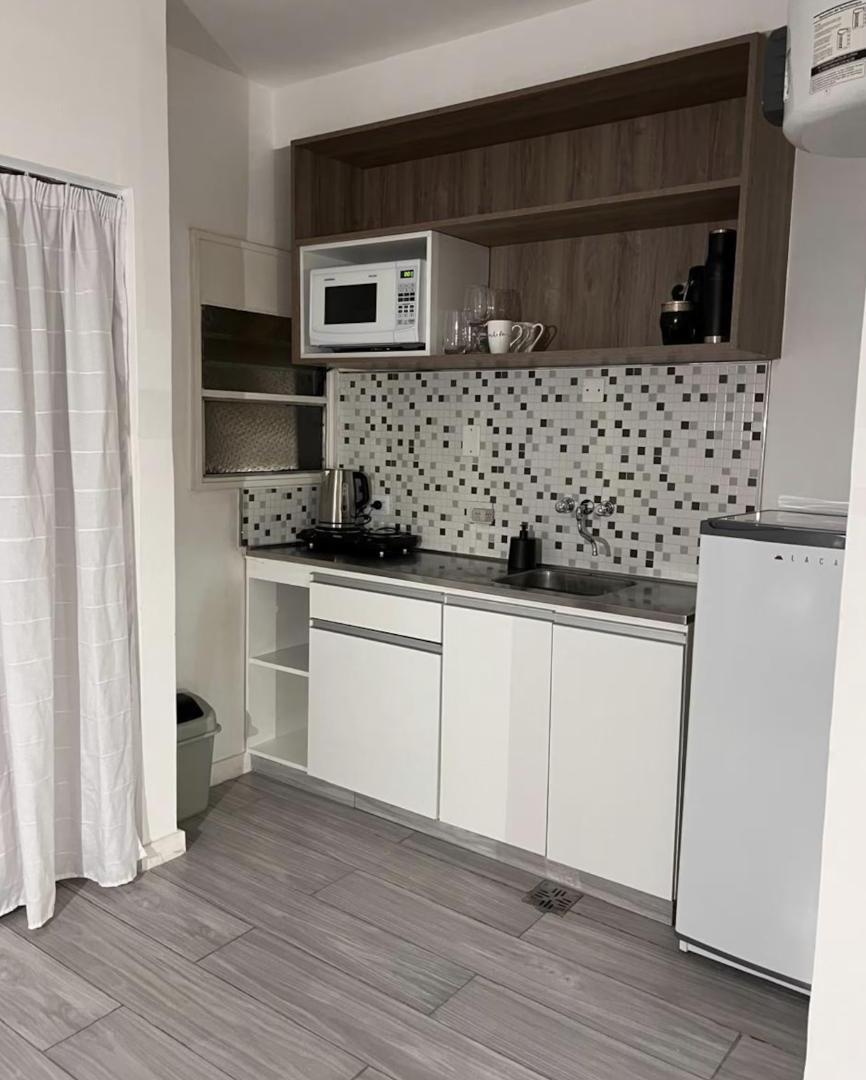 Foto de Amplio y luminoso monoambiente completamente equipado | A solo metros, imagen 3