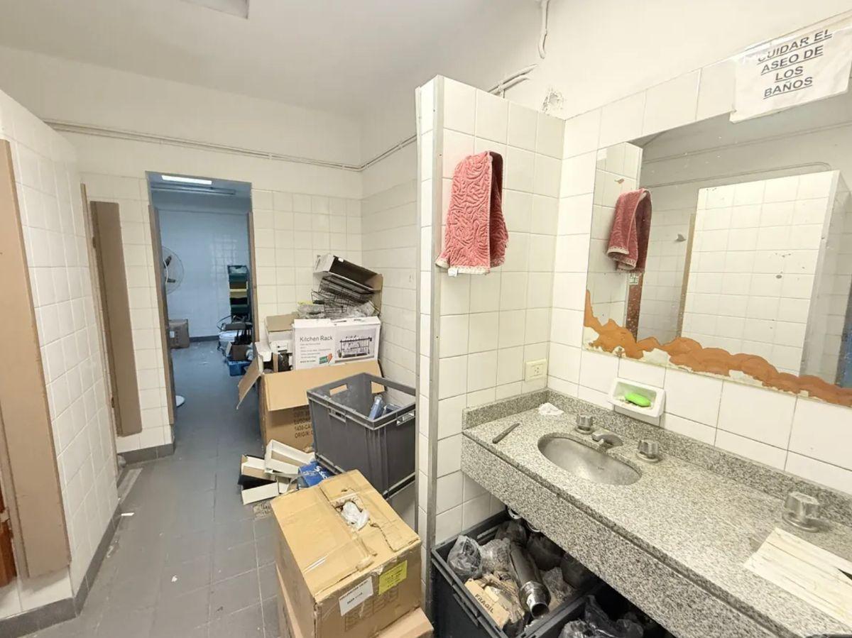 Foto de Local comercial / Galpon con Garage a La Calle Mas Oficinas en Villa, imagen 1