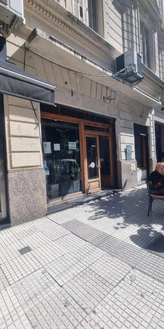 Local comercial de 80 m² en alquiler en tribunales 5