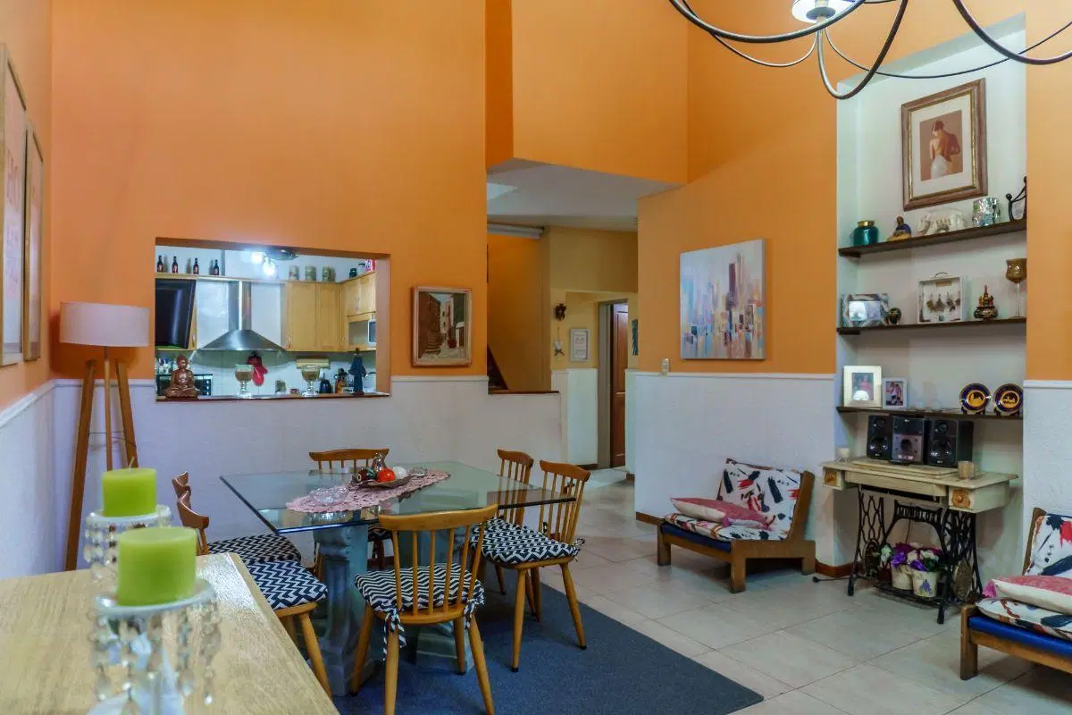 Casa de 254 m2 con 4 dormitorios en venta en Coghlan 4