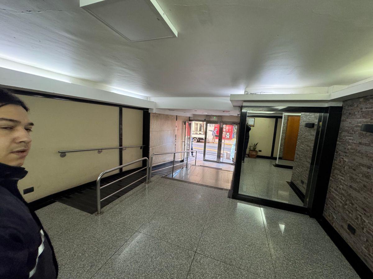 Foto de Departamento de 68 m² con 2 dormitorios en venta en Saavedra, imagen 4