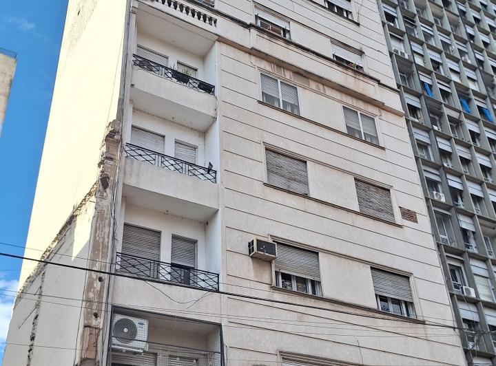 DUEÑO VENDE PISO EXCLUSIVO ENTRE RIOS 1123 / 7 AMBIENTES 2
