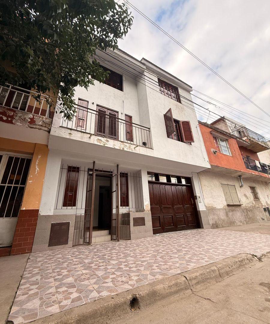 ALQUILER DE CASA / OFICINAS B° 1 de marzo