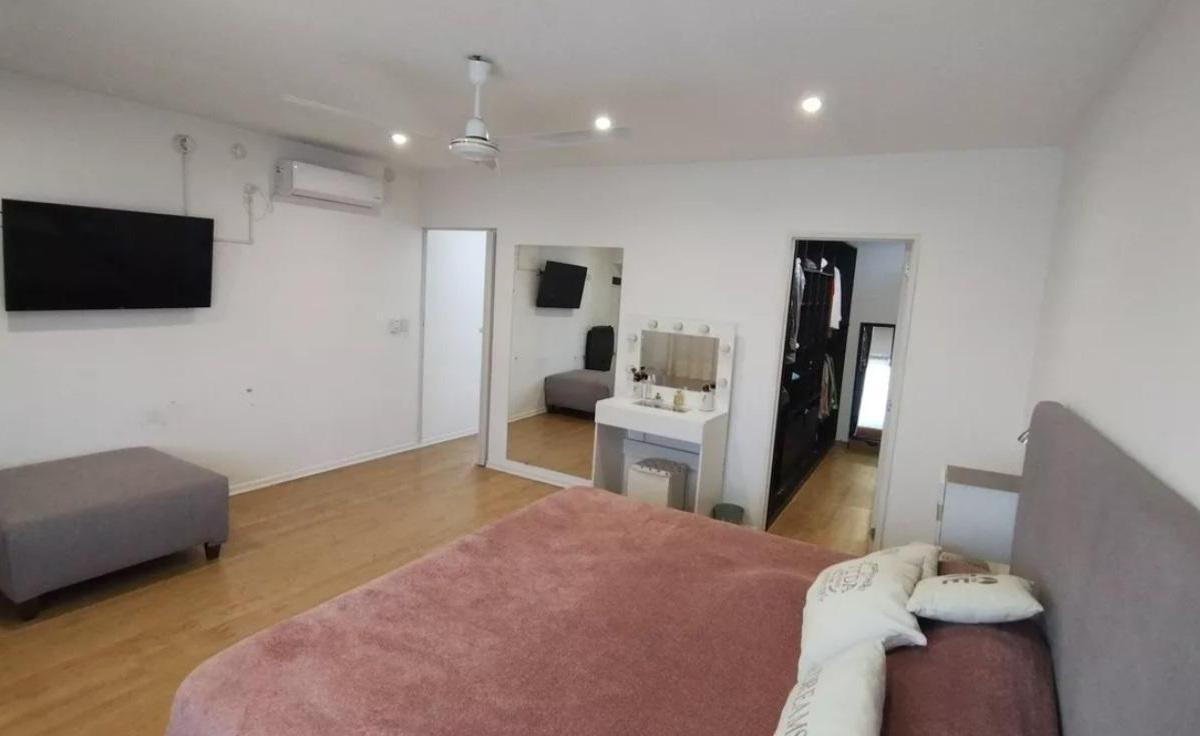 2 Casas con Independencia total (Se Puede Vivir en Una, y Alquilar La Otra) 5