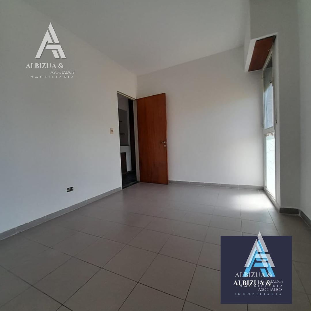Departamento en Venta 3 Dorm C/ Cochera 4