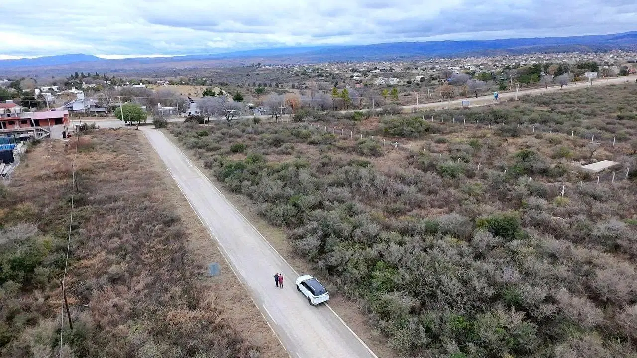GRAN TERRENO SOBRE MÁS RUTA EN TANTI ZONA ESTADIO 5